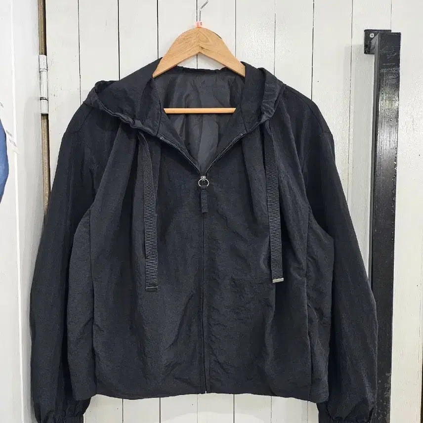 [BUNJANG] FAYEVOO Women's Nylon Hooded Zip-Up Jacket Black / 새제품 FAYEVOO 여성 나일론 후드집업 S 블랙 긴팔 자켓 봄 가을 얇은 루즈핏 바스락 재킷 새상품