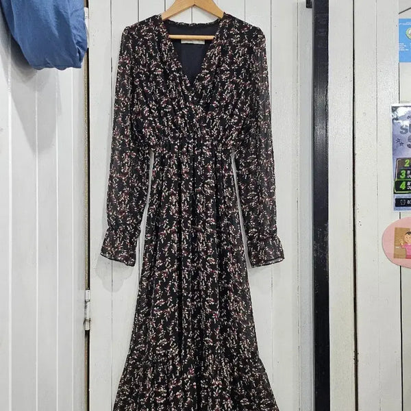 [BUNJANG] LOVE HOLIC Women's Long Dress Black Flower Long Sleeve Flare Dress / LOVE HOLIC 여성 롱원피스 Free 블랙 플라워 긴팔 허리밴딩 잔플라워 여리 프릴 꽃무늬 쉬펀 플레어 원피스