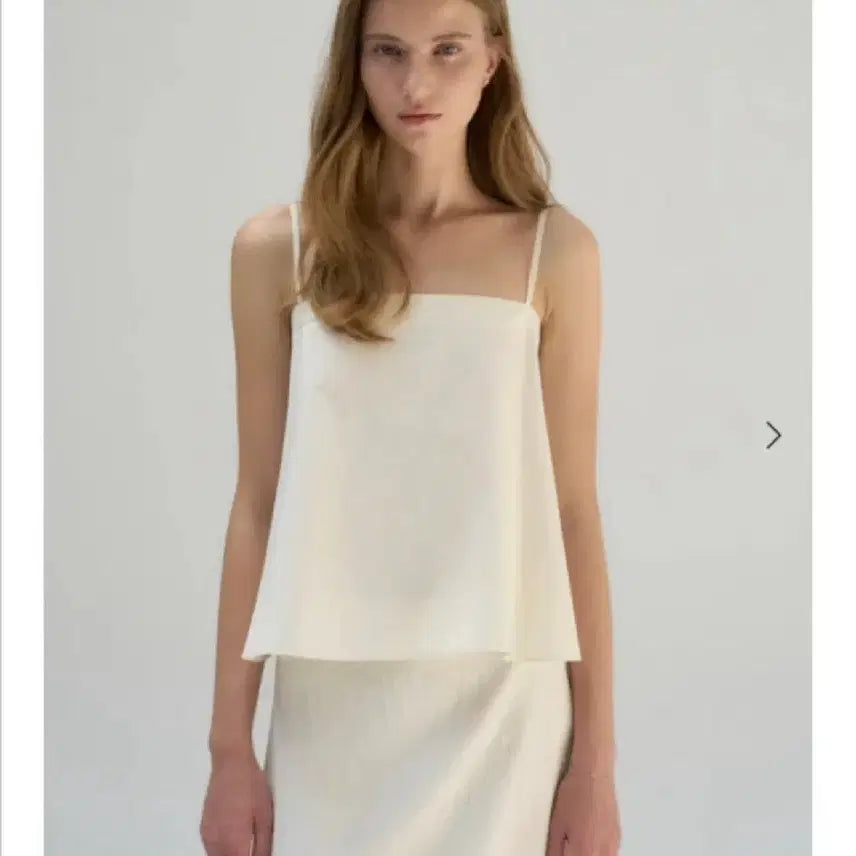 [BUNJANG] Sie Pia Sleeveless Blouse (Ivory, S) / 시에 sie 피아 슬리브리스 블라우스(아이보리, S)