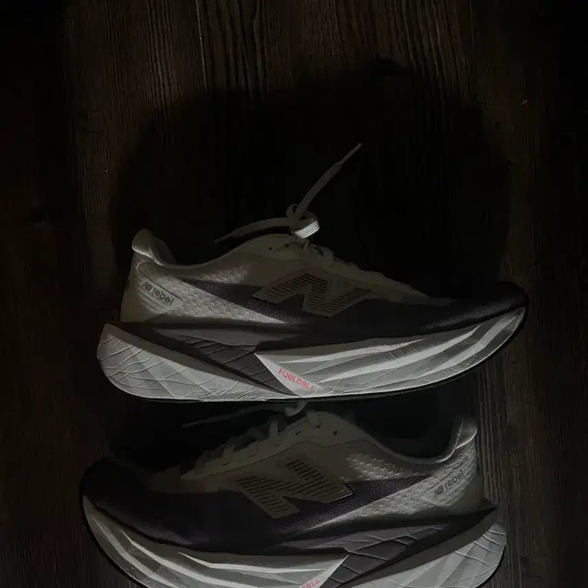 [BUNJANG] New Balance FuelCell v5 Running Shoes / 뉴발란스 퓨어셀v5 275