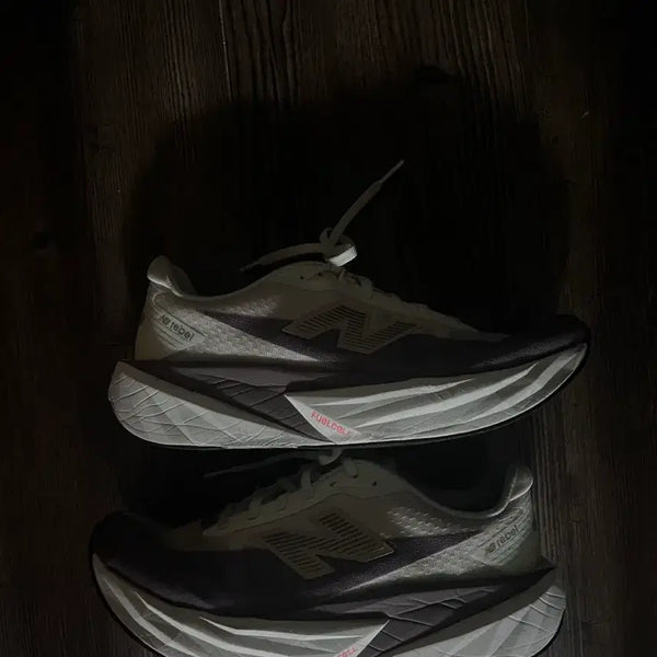 [BUNJANG] New Balance FuelCell v5 Running Shoes / 뉴발란스 퓨어셀v5 275