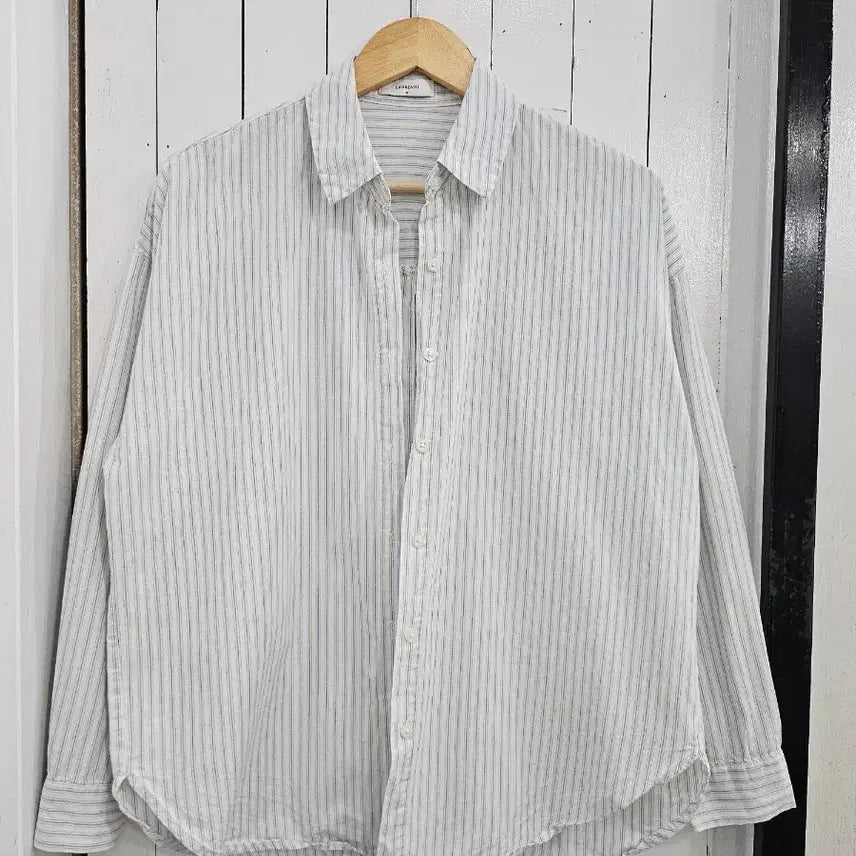 [BUNJANG] LAURENHI Women's Blue Stripe Long Sleeve Button Blouse / LAURENHI 여성 남방 셔츠 M 블루 단가라 긴팔 스트라이프 카라 단추 루즈핏 블라우스