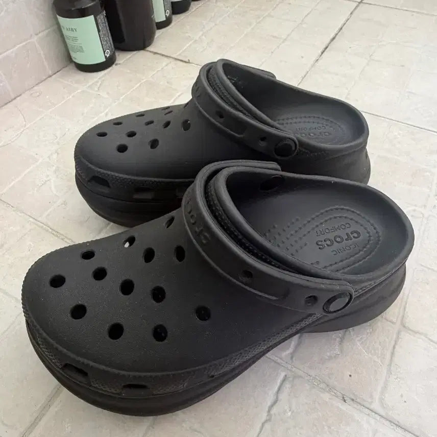 [BUNJANG] Crocs Black Platform Sandals / 크록스