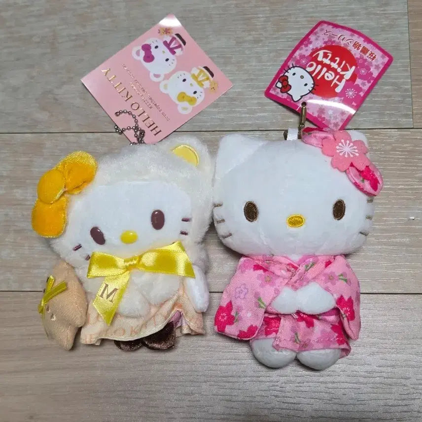 [BUNJANG] Sanrio Hello Kitty Sakura Kimono Plush Keychain (Set of 2) / 산리오 헬로키티 봉제인형 키링 2종
