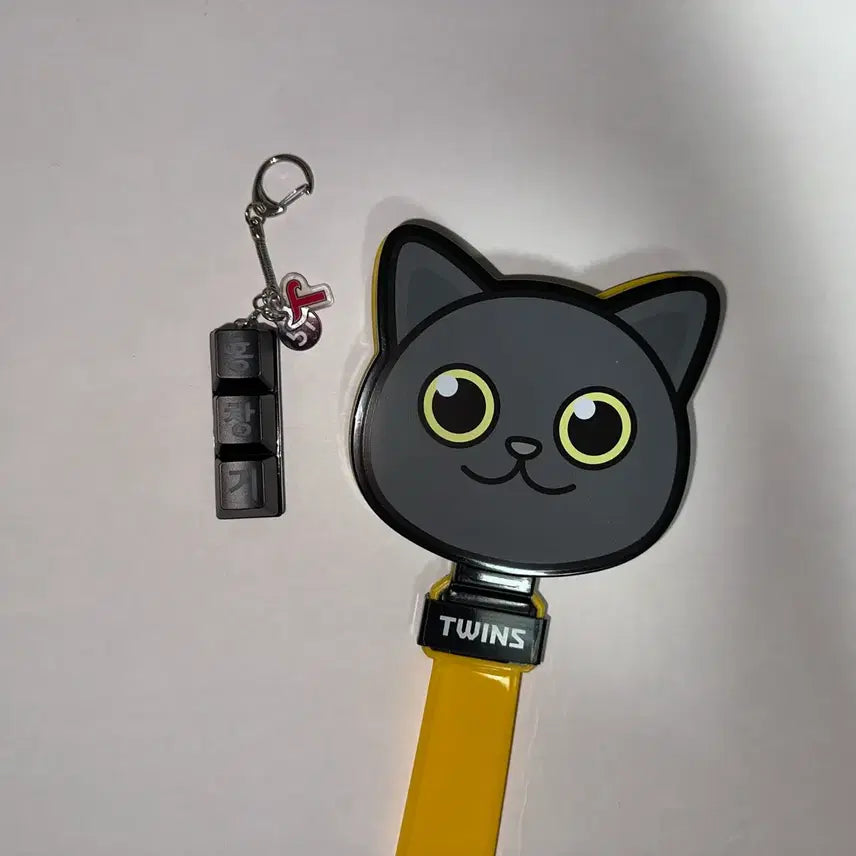 [BUNJANG] LG Twins Hong Chang-ki "Key Cap" NERO Accessory (Pair) / lg트윈스 홍창기 키캡 네로 짝짝이 원가 양도