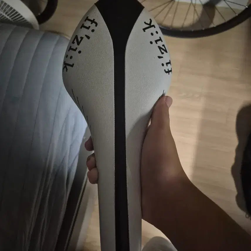 [BUNJANG]  fizik Arione Bicycle Saddle / 피직 아리오네
