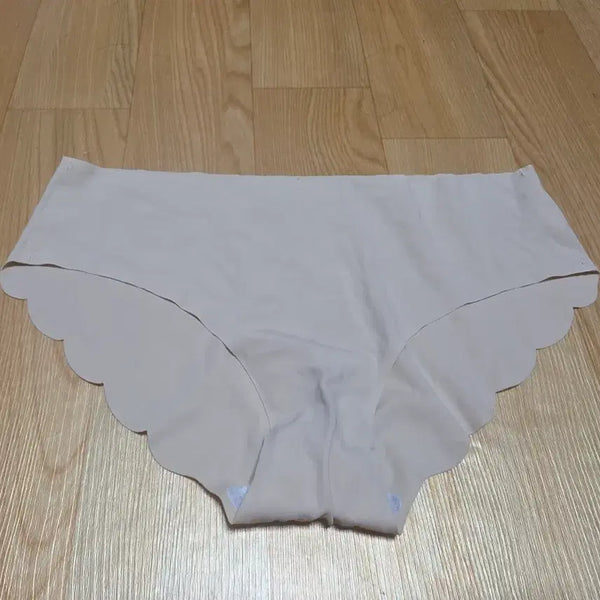 [BUNJANG] Seamless Nude Skin Women's Panties (Size 90-95) / 심리스 여자 팬티 누드스킨 여성 중고 속옷 08105