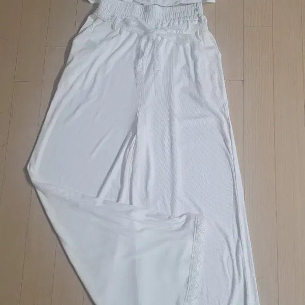 [BUNJANG] White Lace Puff Crop Top and Pants Set / (새상품) 화이트 레이스 퍼프 크롭과 바지 셋업