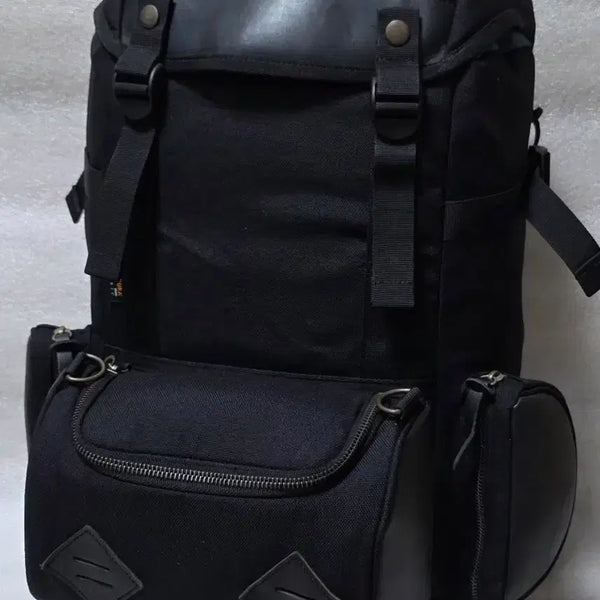 [BUNJANG] Pack'n'Roll Control Black 2-Way Convertible Backpack / 팩큰롤 Pack'n'Roll 컨트롤 블랙 캐주얼 백팩 여행배낭