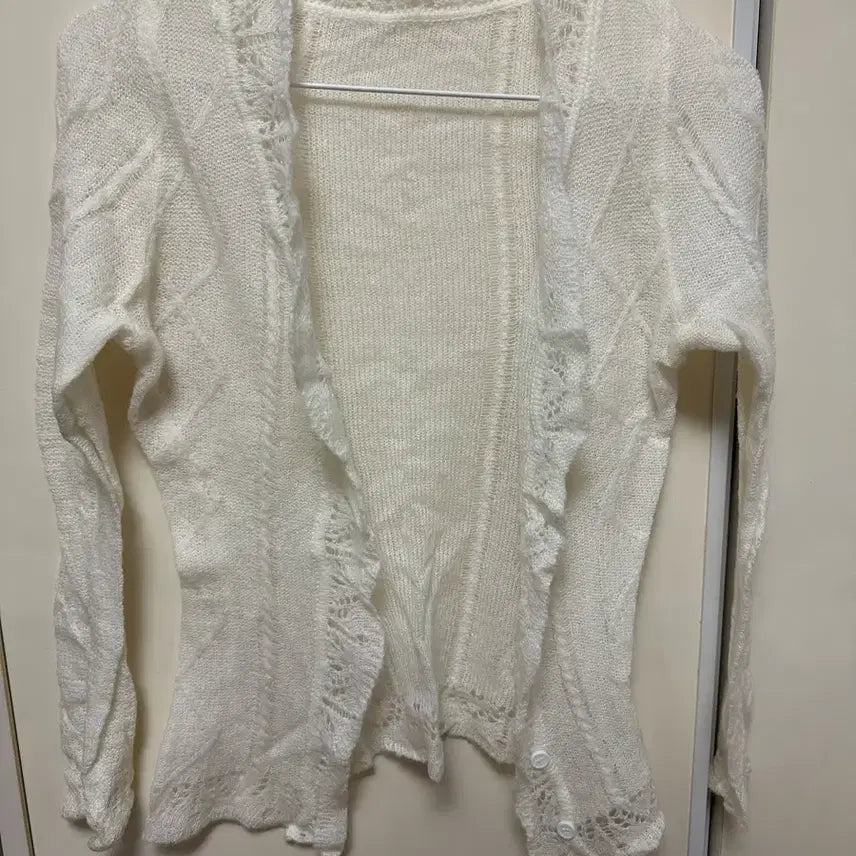 [BUNJANG] Avery Ivory Knit Cardigan / 에이블리 아이보리 니트 가디건