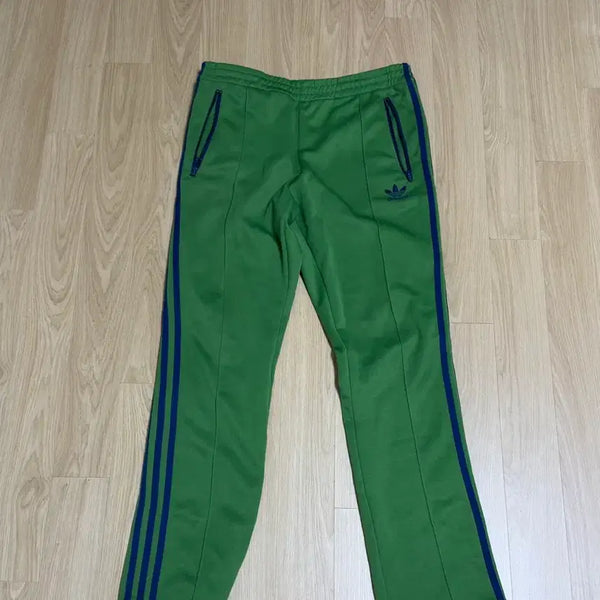[BUNJANG] Adidas Green Training Pants / 아이다스