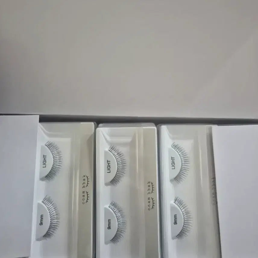 [BUNJANG] Blink Lashes 9mm Full Strips (30 Pairs) - New / 깜빡속눈썹 9미리 통짜 30쌍 (새상품)