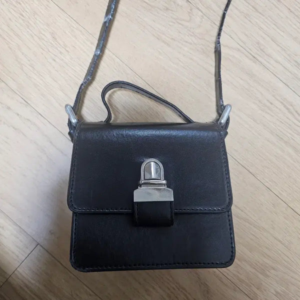 [BUNJANG] MM6 Mini Crossbody Bag Black Leather / mm6 미니 크로스백