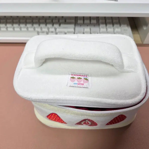 [BUNJANG] Canmake Strawberry Launch Bag Pouch / 캔메이크 캇제 스트로베리 런치백 파우치