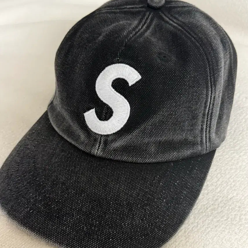 [BUNJANG] Supreme Pigment Coated Canvas S Logo 6-Panel Black / 슈프림 피그먼트 코티드 캔버스 S 로고 6-패널 블랙 - 25FW