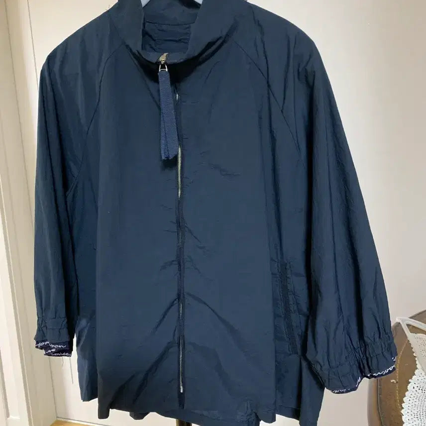 [BUNJANG] Kim Hye Soon Navy Windbreaker Jacket / 김혜순 네이비바람막이
