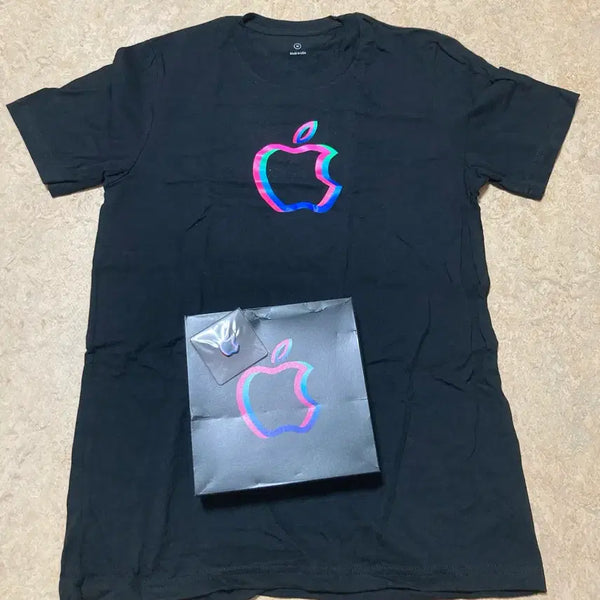 [BUNJANG] Apple Shibuya Limited Edition T-Shirt & Magnets Bundle Set / 애플 Apple 시부야 티셔츠 2종 마그넷 일괄