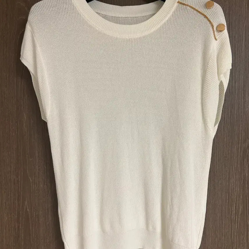 [BUNJANG] Gold Button Ivory Knit Sweater / 골드버튼 아이보리 니트