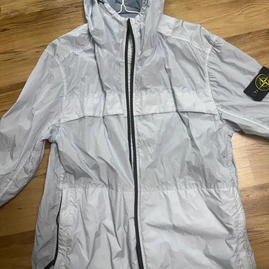 [BUNJANG] Stone Island Windbreaker Large Light Blue / 스톤아일랜드 바람막이 라지 실착 5회미만