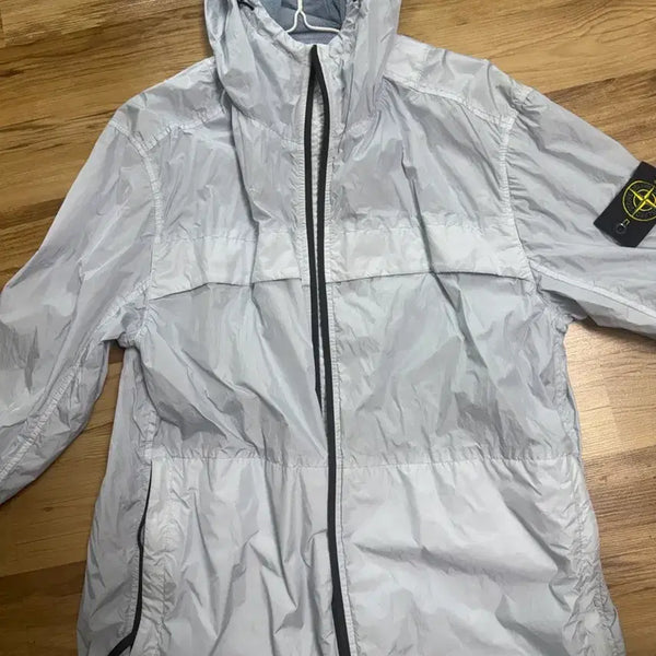[BUNJANG] Stone Island Windbreaker Large Light Blue / 스톤아일랜드 바람막이 라지 실착 5회미만
