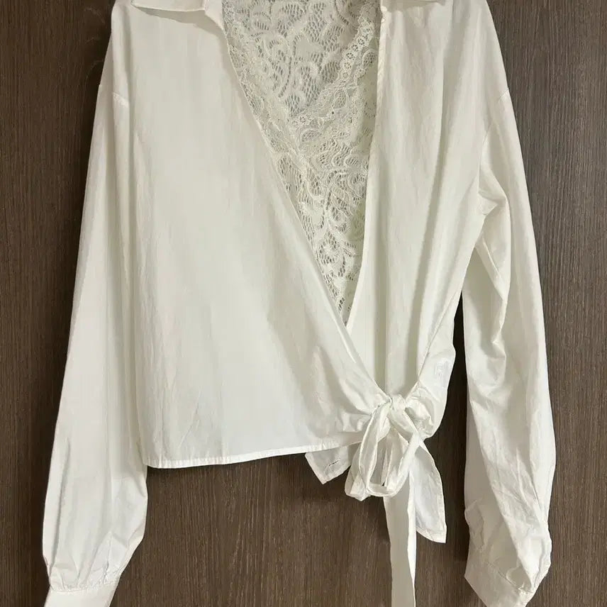 [BUNJANG] Bruhnn Judy White Lace Wrap Blouse / 부루앤 쥬디 화이트 레이스 랩 블라우스