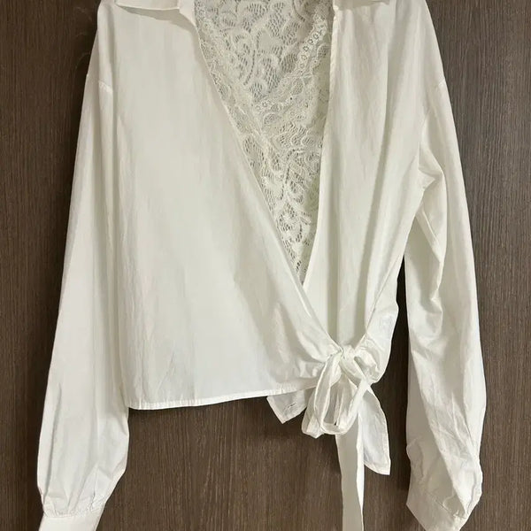 [BUNJANG] Bruhnn Judy White Lace Wrap Blouse / 부루앤 쥬디 화이트 레이스 랩 블라우스