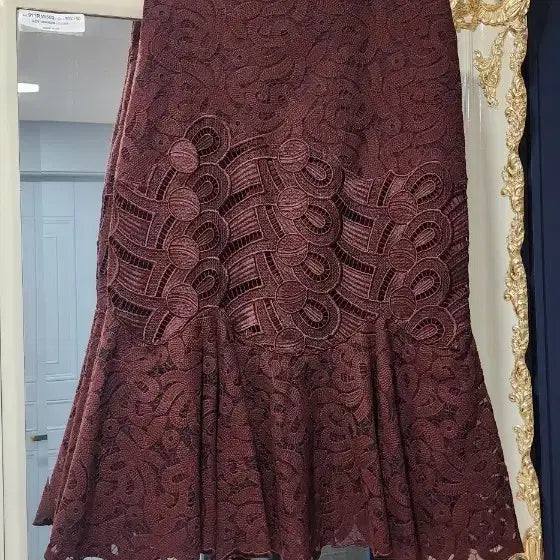 [BUNJANG] Hansem LANVIN COLLECTION Burgundy Lace Skirt / 한섬 LANVIN COLLECTION 랑방컬렉션 버건디 레이스 스커트