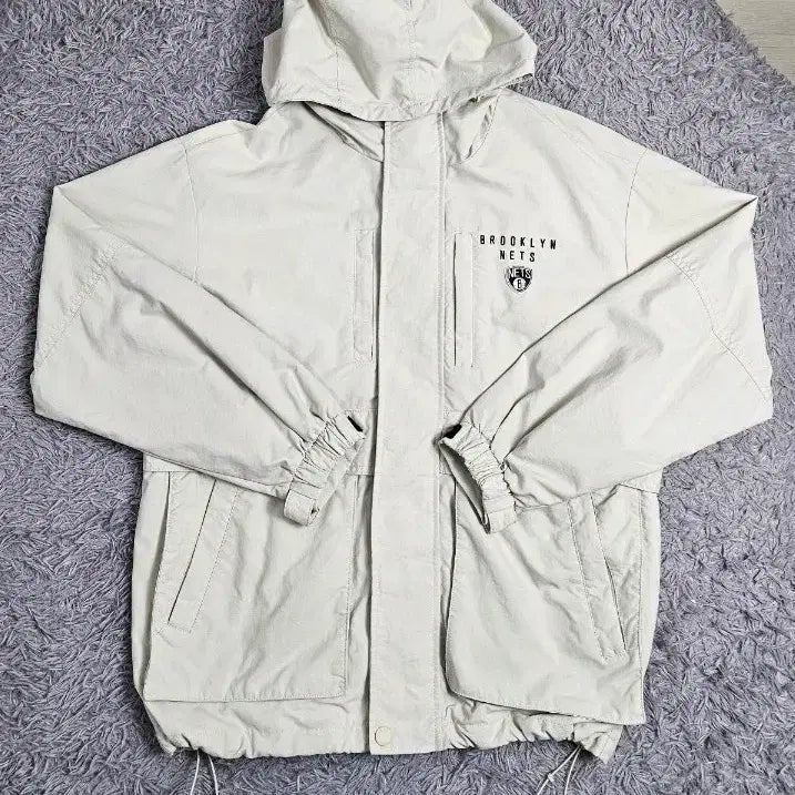 [BUNJANG] NBA Brooklyn Nets Hoodie Windbreaker Jacket Beige M / NBA 브루클린 네츠 후드 바람막이 자켓 베이지 M