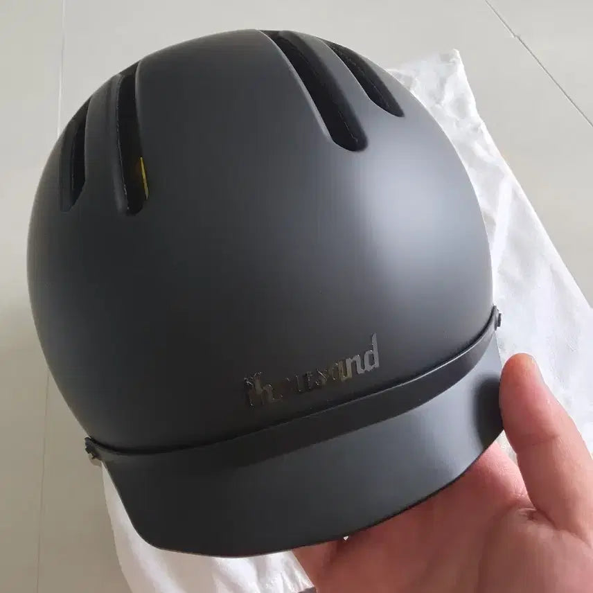[BUNJANG] Thousand Chapter Helmet M / 따우전드 챕터 헬멧 미사용 팝니다