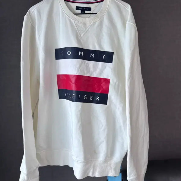 [BUNJANG] Tommy Hilfiger White Big Logo Sweatshirt L / 타미힐피거 화이트 빅로고 맨투맨 L