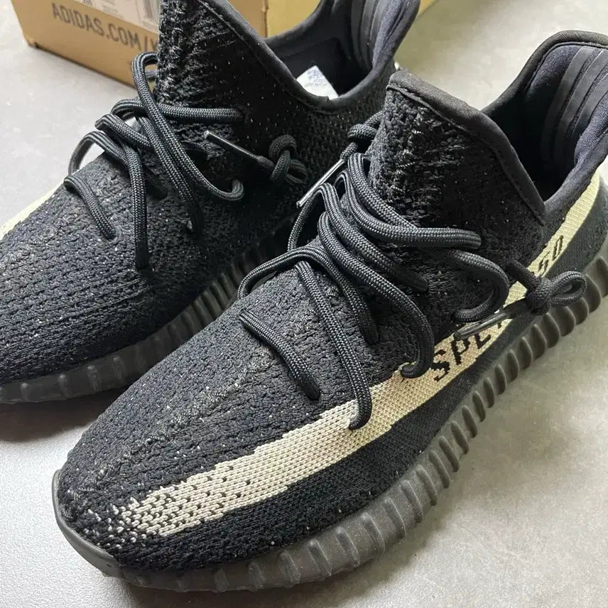 [BUNJANG] Adidas Yeezy Boost 350 V2 Oreo Core Black / [265] 아디다스 이지부스트 350 V2 오레오 코어블랙