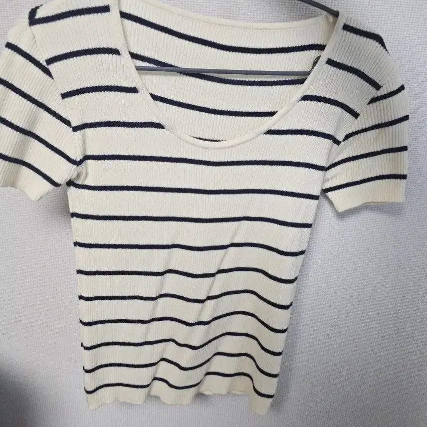 [BUNJANG] Striped Knit Short Sleeve Top / 줄무늬 니트 반팔