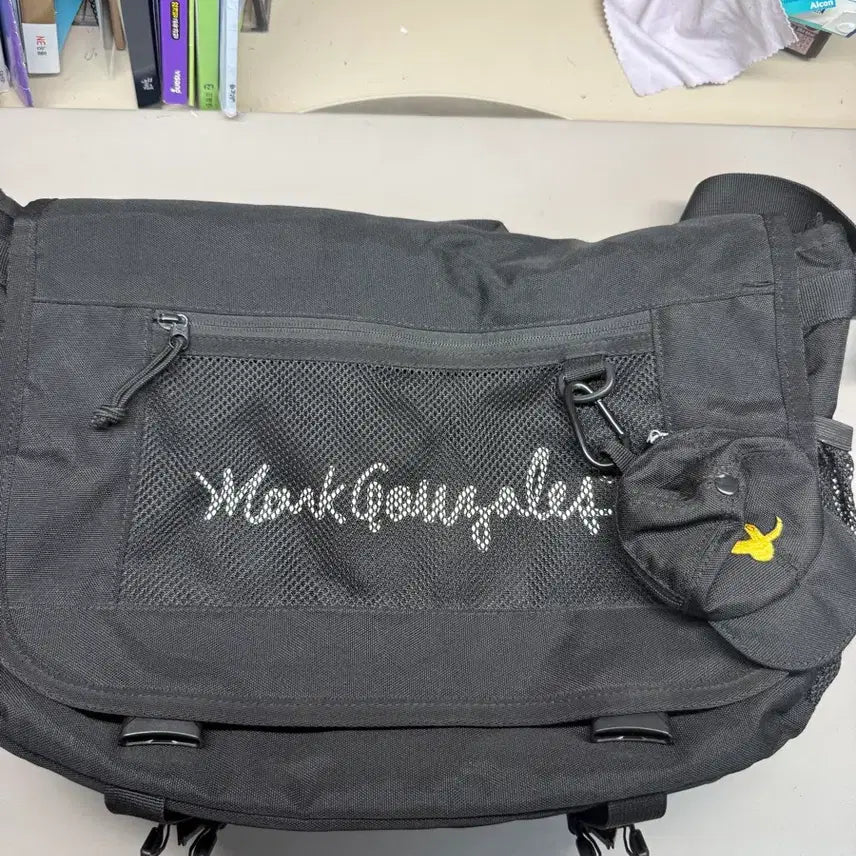 [BUNJANG] Mark Gonzales Messenger Bag Black / 마크곤잘레스 메신저백