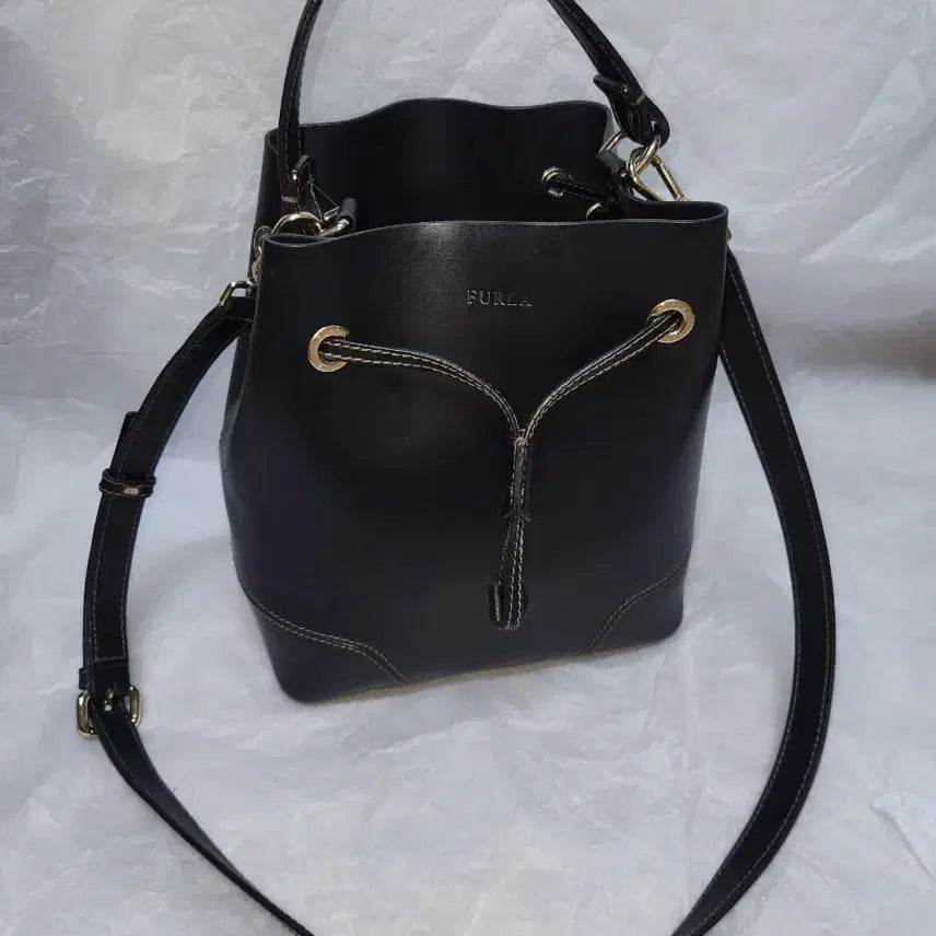 [BUNJANG] Furla Leather Tote Crossbody Bag Black / FURLA 훌라 가죽 토트 크로스백 블랙