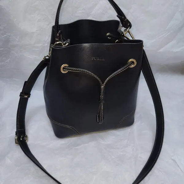 [BUNJANG] Furla Leather Tote Crossbody Bag Black / FURLA 훌라 가죽 토트 크로스백 블랙