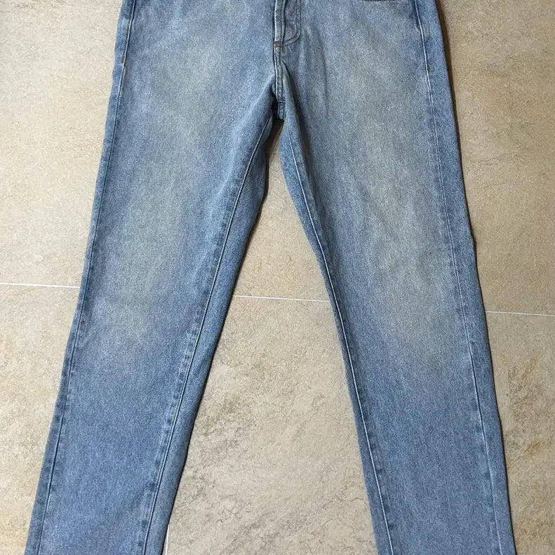 [BUNJANG] Off-White Back Logo Diagonal Slim Crop Light Wash Denim (Size 32) / 오프화이트 백사선 디아고날 슬림 크롭 연청 데님 (32사이즈)