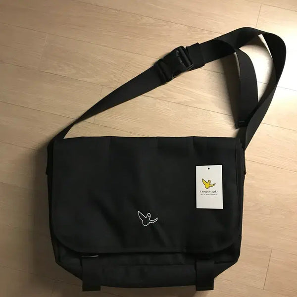 [BUNJANG] War It Is Messenger Bag Black / 와릿이즌 메신저백 블랙