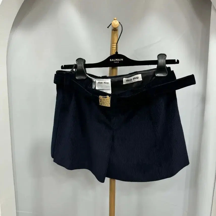 [BUNJANG] Miu Miu Corduroy Skirt Size 38 / 미우미우 코듀로이 스커트 38사이즈