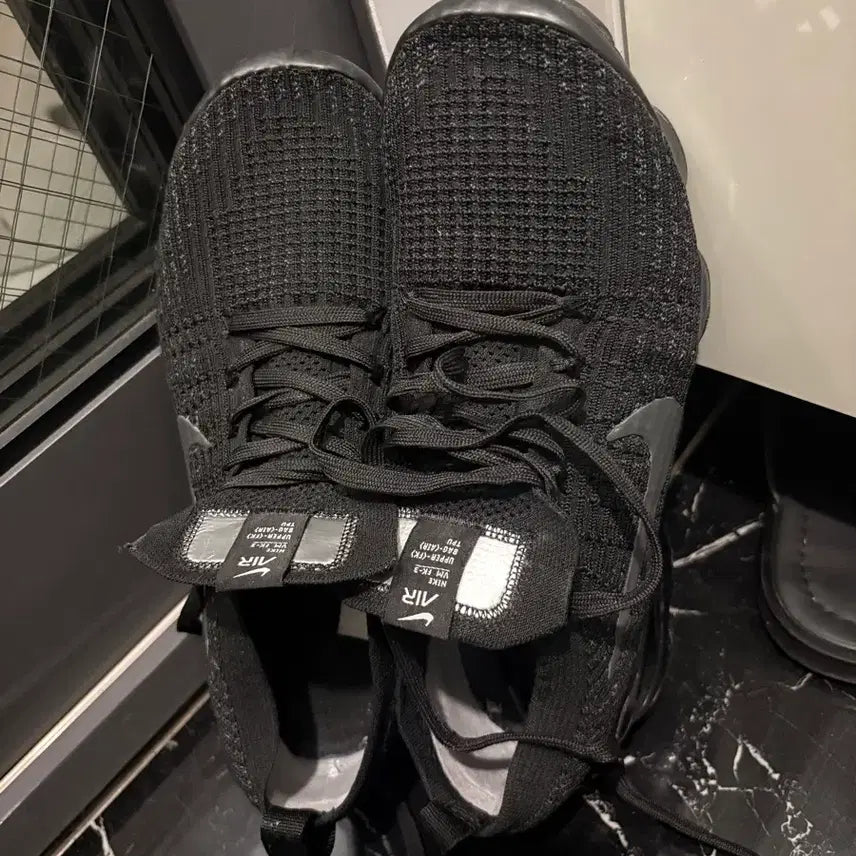 [BUNJANG] Nike Air VaporMax Black Sneakers / 나이키 에어 베이퍼맥스 검정색 운동화