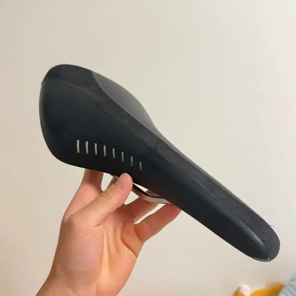 [BUNJANG]  fizik Arione K:ium Rail Saddle / 무하자급 피직 아리오네 키움레일 안장