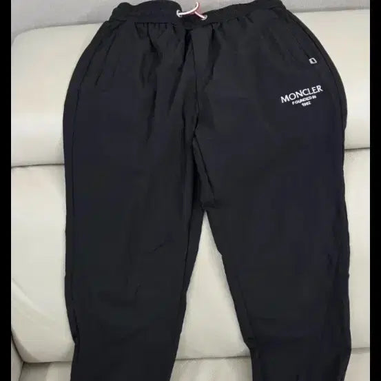 [BUNJANG] Moncler Black Jogger Training Pants / 몽클레어 블랙 트레이닝 팬츠