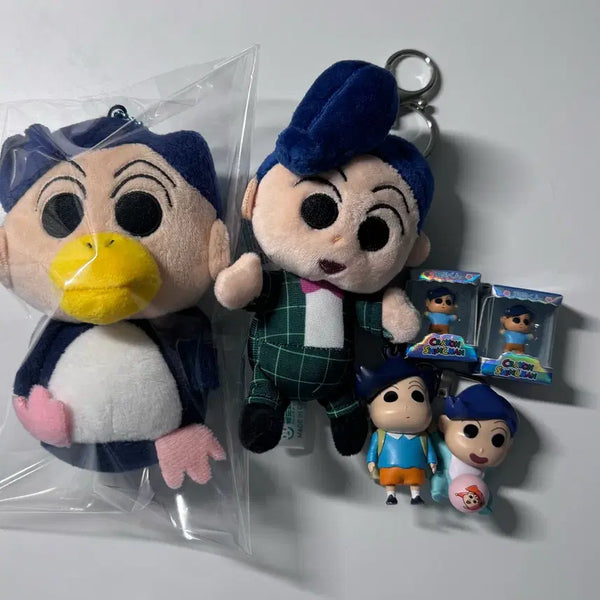 [BUNJANG] Crayon Shin-chan Action Kamen Penguin Keychain Gacha Figure / 짱구는못말려 철수 극장판 야생왕국 펭귄 키링 가챠 쌀알 피규어
