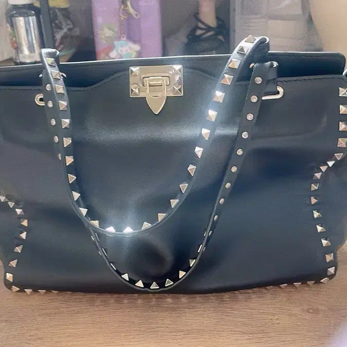 [BUNJANG] Valentino Rockstud Shoulder Bag Large Black Leather / 발렌티노 락스터드 숄더백 라지