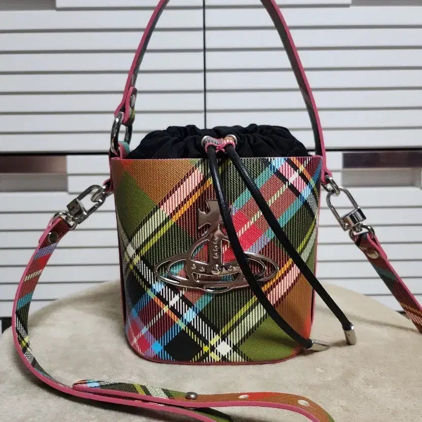 [BUNJANG] Vivienne Westwood Betty Check Multicolor Bucket Bag / 비비안웨스트우드 베티체크 멀티컬러 버킷백