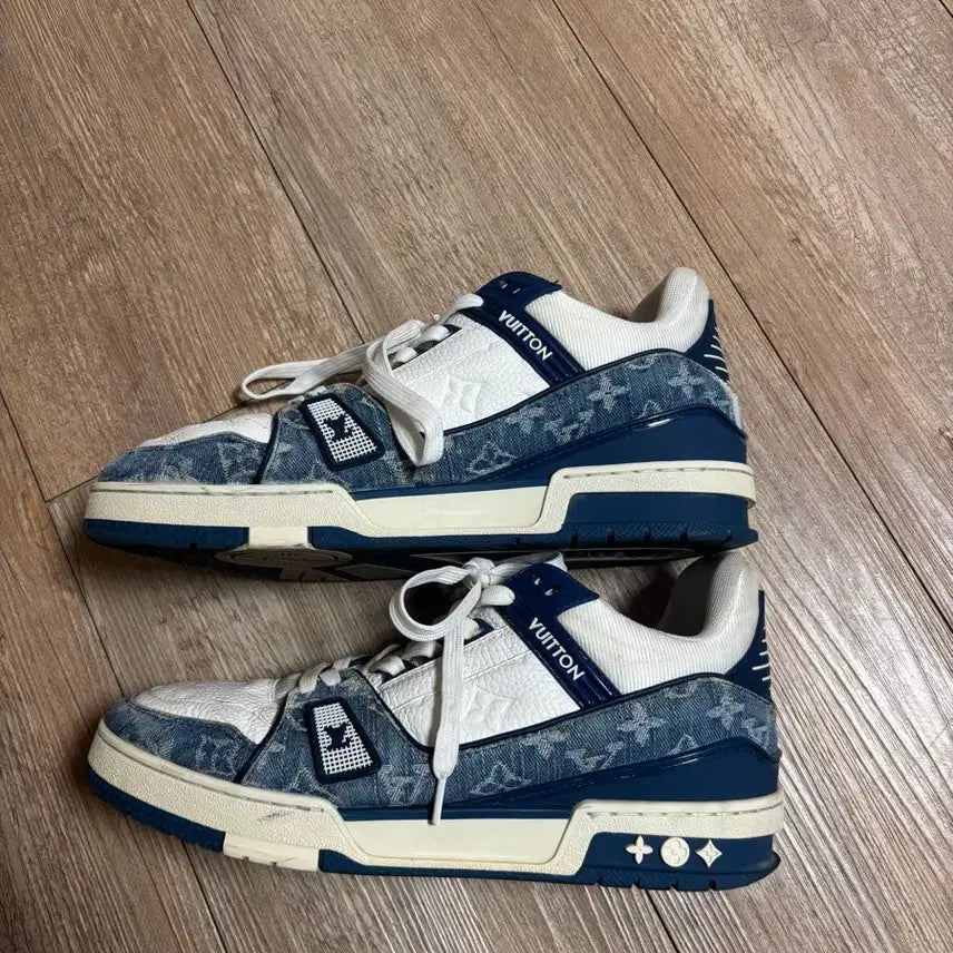 [BUNJANG] Louis Vuitton Run Away Canvas Denim Sneakers White / 루이비통 스니커즈 런어웨이 캔버스 데님 화이트