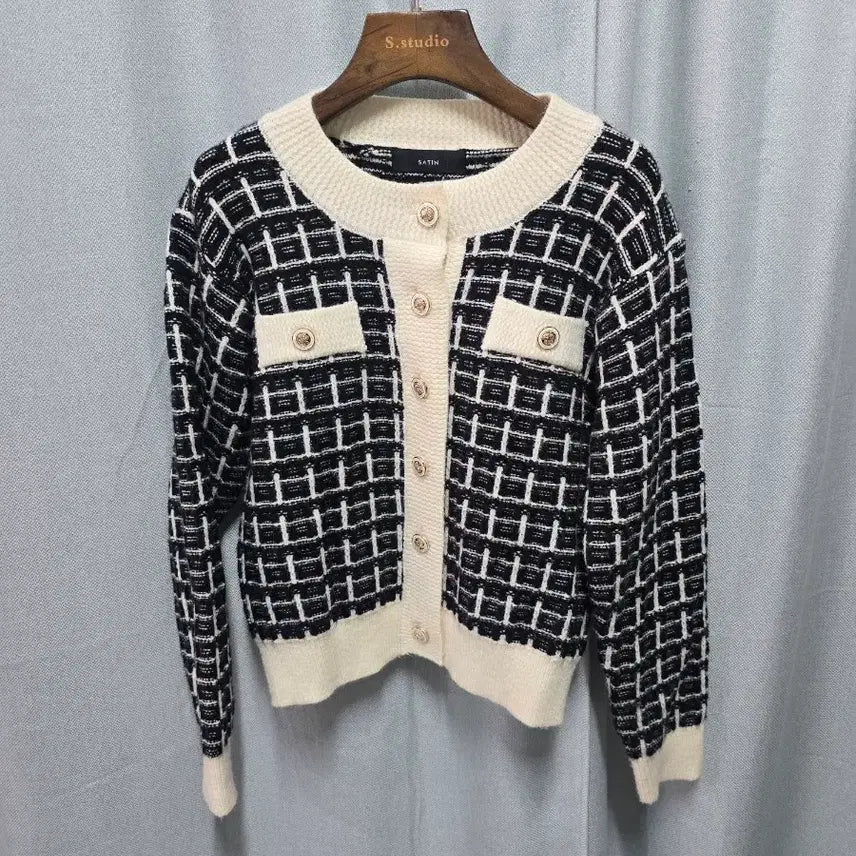 [BUNJANG] Satin Colorblock Button Knit Sweater / 사틴  배색 단추니트
