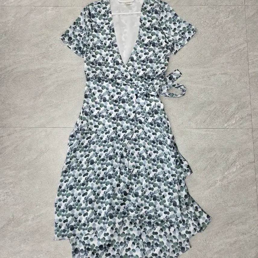 [BUNJANG] Club Monaco Flower Wrap Dress / [국내정품] 클럽모나코 플라워 랩 원피스 4 (55추천)