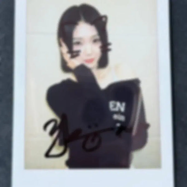 [BUNJANG] tripleS SOOMIN Signed Polaroid / tripleS 트리플에스 공유빈 싸인 폴라로이드