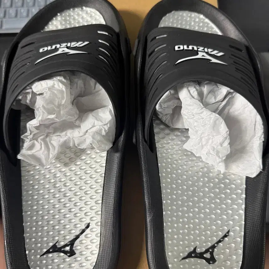 [BUNJANG] Mizuno Slide Sandals Black 260 / 미즈노 슬리퍼 260