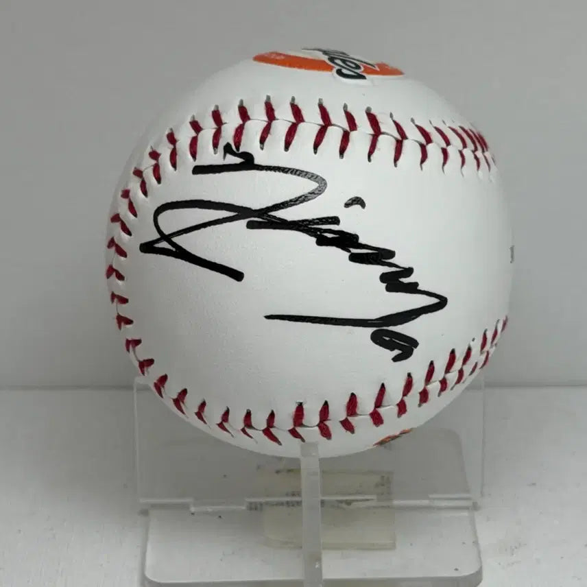 [BUNJANG] Hanwha Eagles Jung Woo-ju Autographed Logo Ball / 한화이글스 정우주 로고볼 친필 사인볼 싸인볼